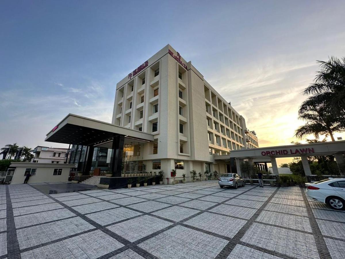 Regenta Dehradun By Royal Orchid Hotels Limited エクステリア 写真