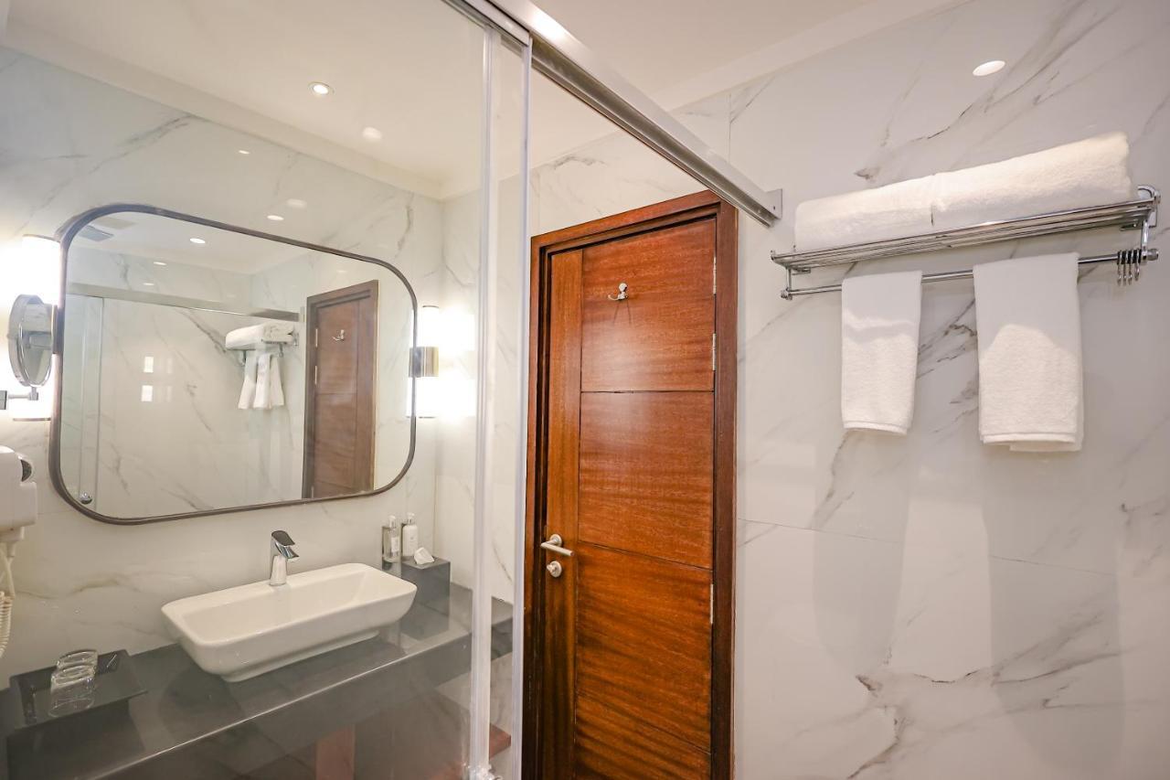 Regenta Dehradun By Royal Orchid Hotels Limited エクステリア 写真