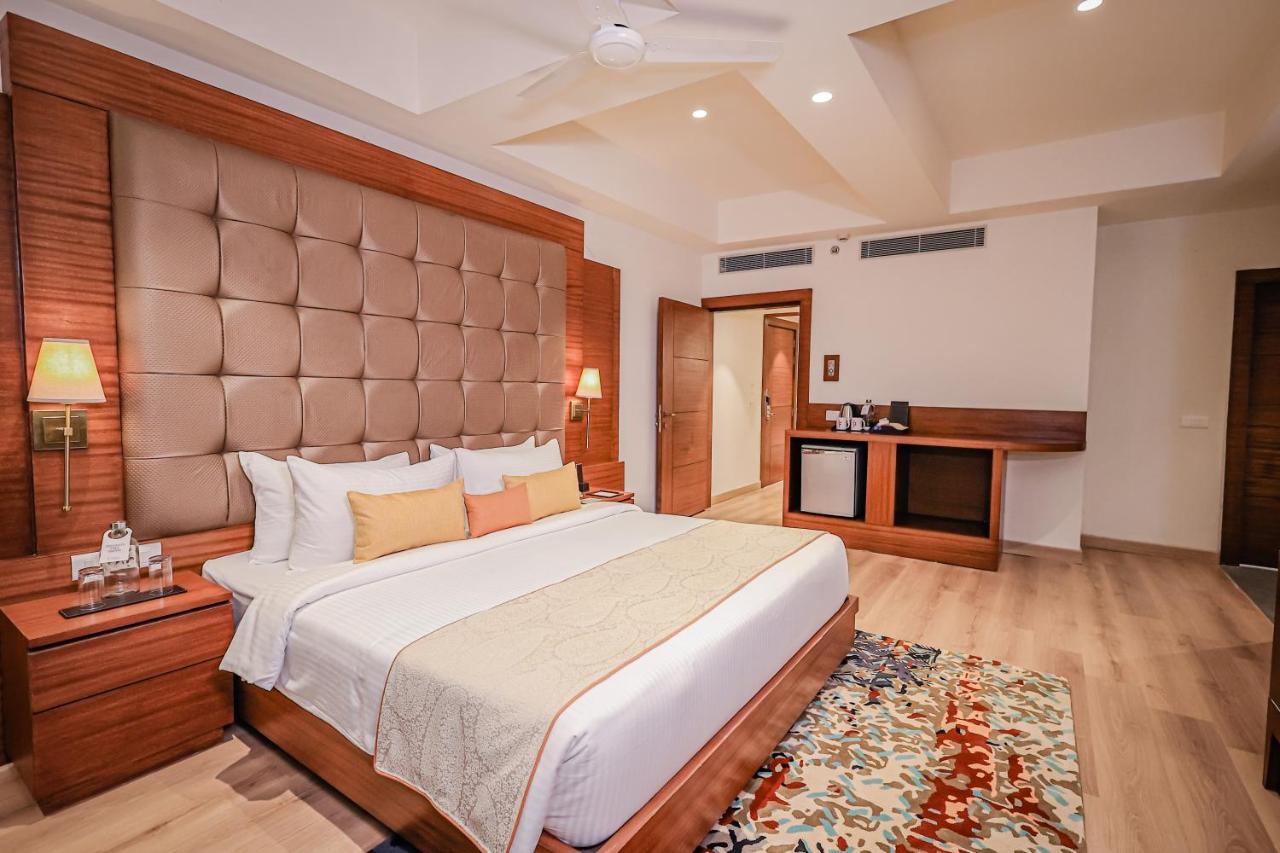 Regenta Dehradun By Royal Orchid Hotels Limited エクステリア 写真