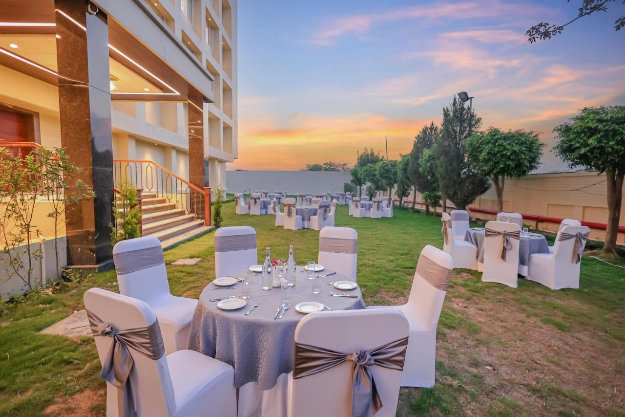 Regenta Dehradun By Royal Orchid Hotels Limited エクステリア 写真