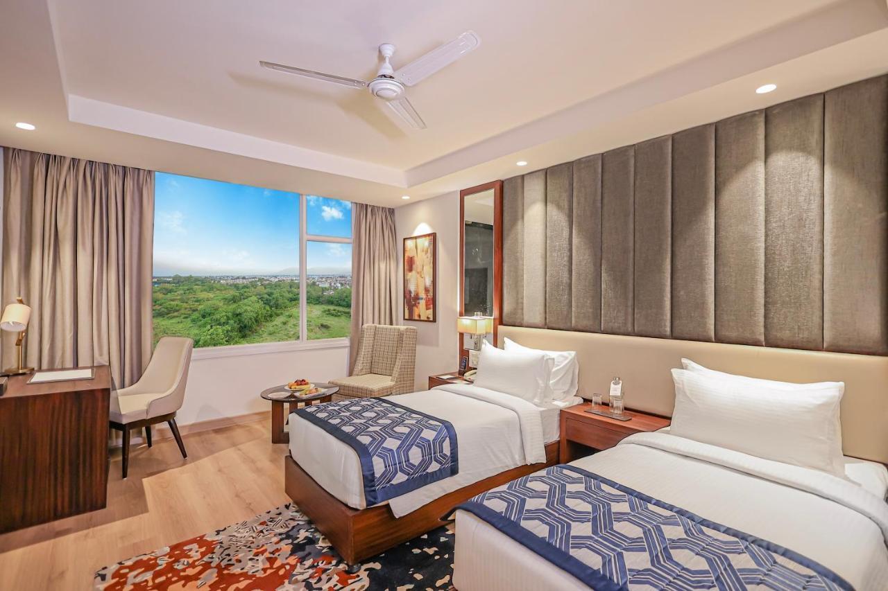 Regenta Dehradun By Royal Orchid Hotels Limited エクステリア 写真