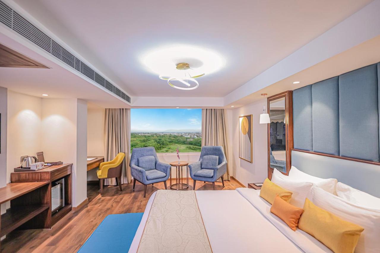 Regenta Dehradun By Royal Orchid Hotels Limited エクステリア 写真