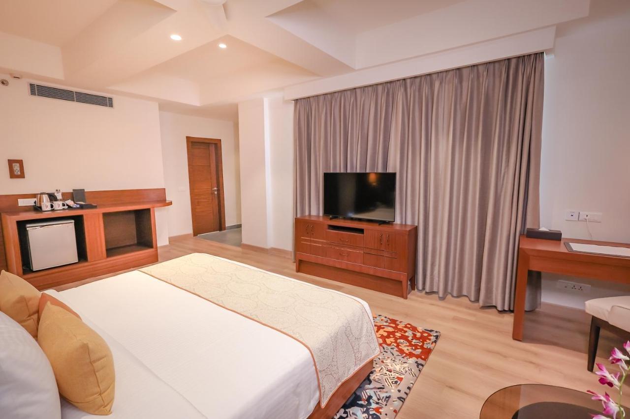 Regenta Dehradun By Royal Orchid Hotels Limited エクステリア 写真