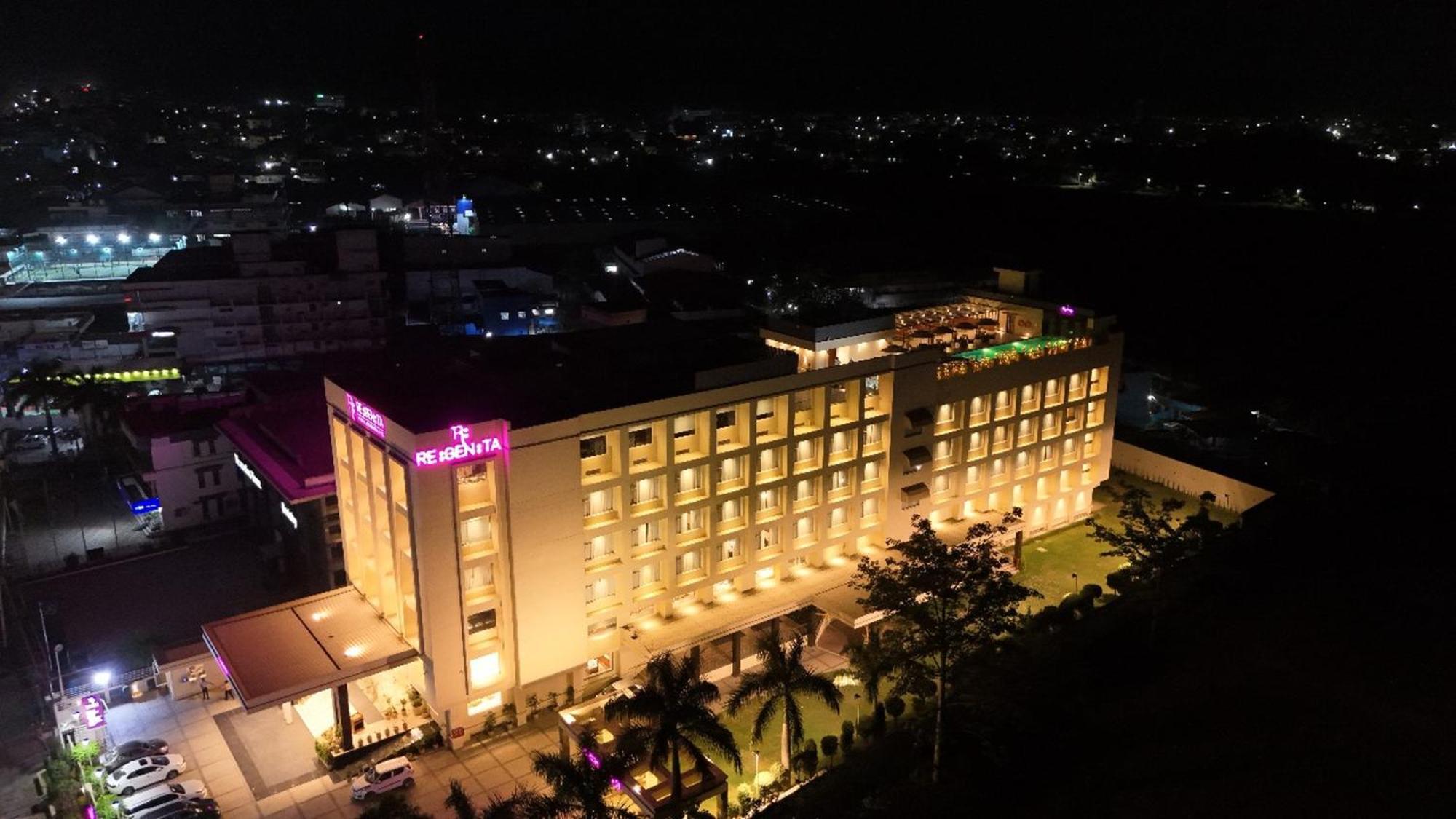 Regenta Dehradun By Royal Orchid Hotels Limited エクステリア 写真