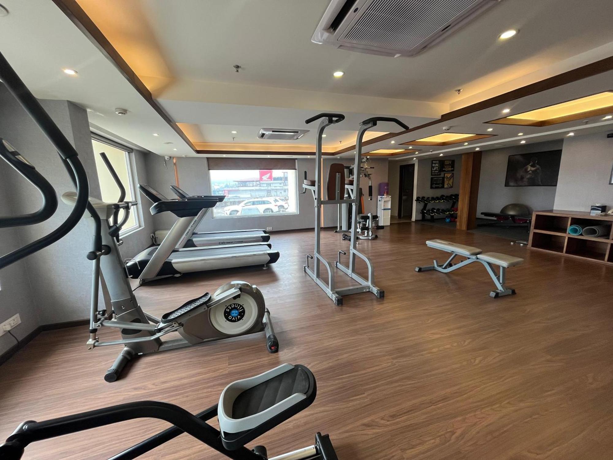 Regenta Dehradun By Royal Orchid Hotels Limited エクステリア 写真